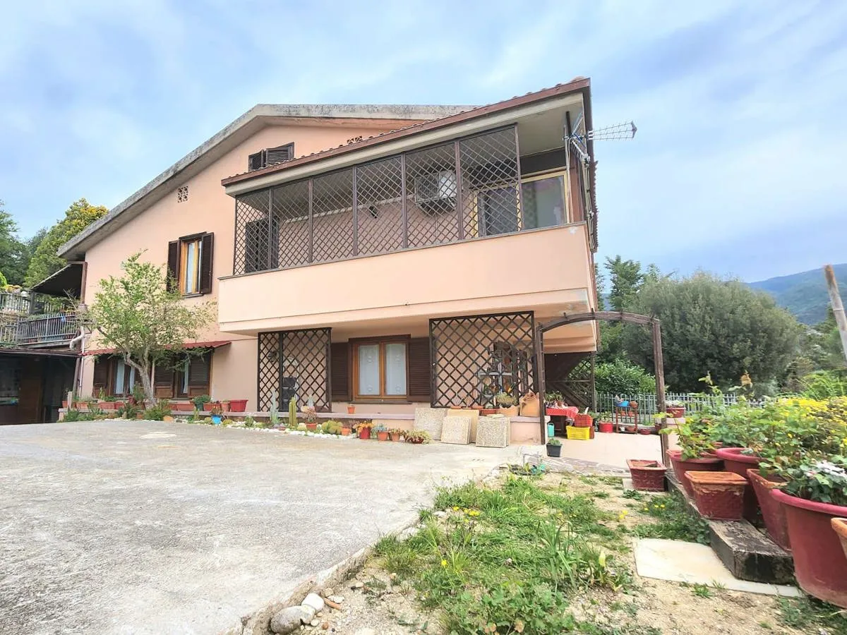 Immagine per Villa trifamiliare in vendita a San Gemini via Via Piave