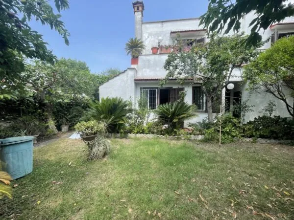 Villa Trifamiliare via Benedetto Marini 227, Cerveteri