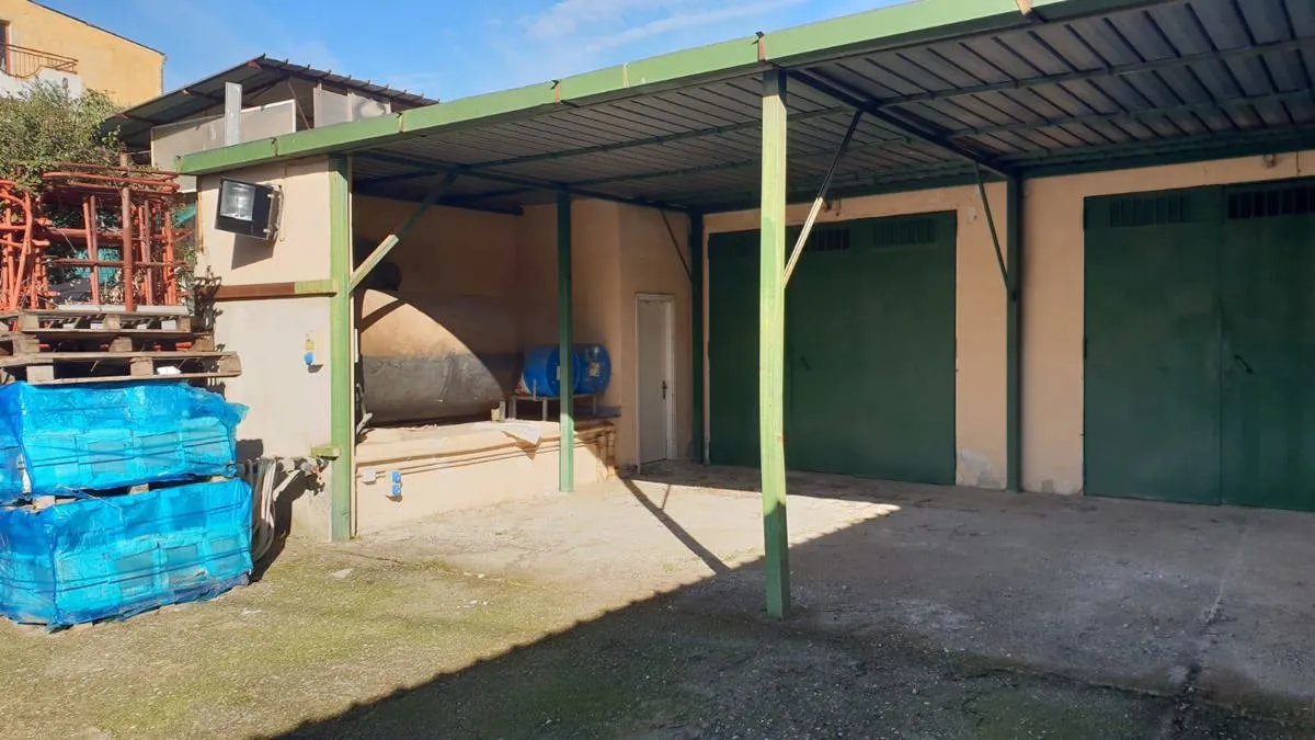 Immagine per Magazzino in affitto a Lamezia Terme via Cassiodoro 17