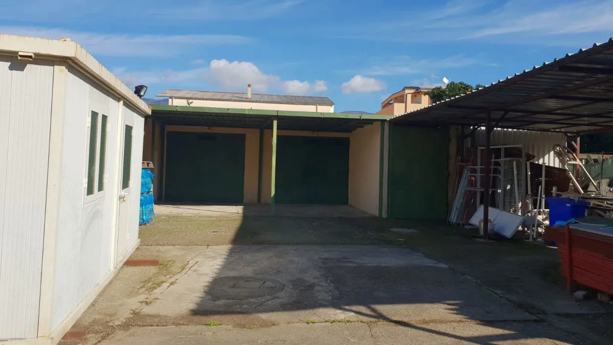 Immagine per Magazzino in affitto a Lamezia Terme via Cassiodoro 17