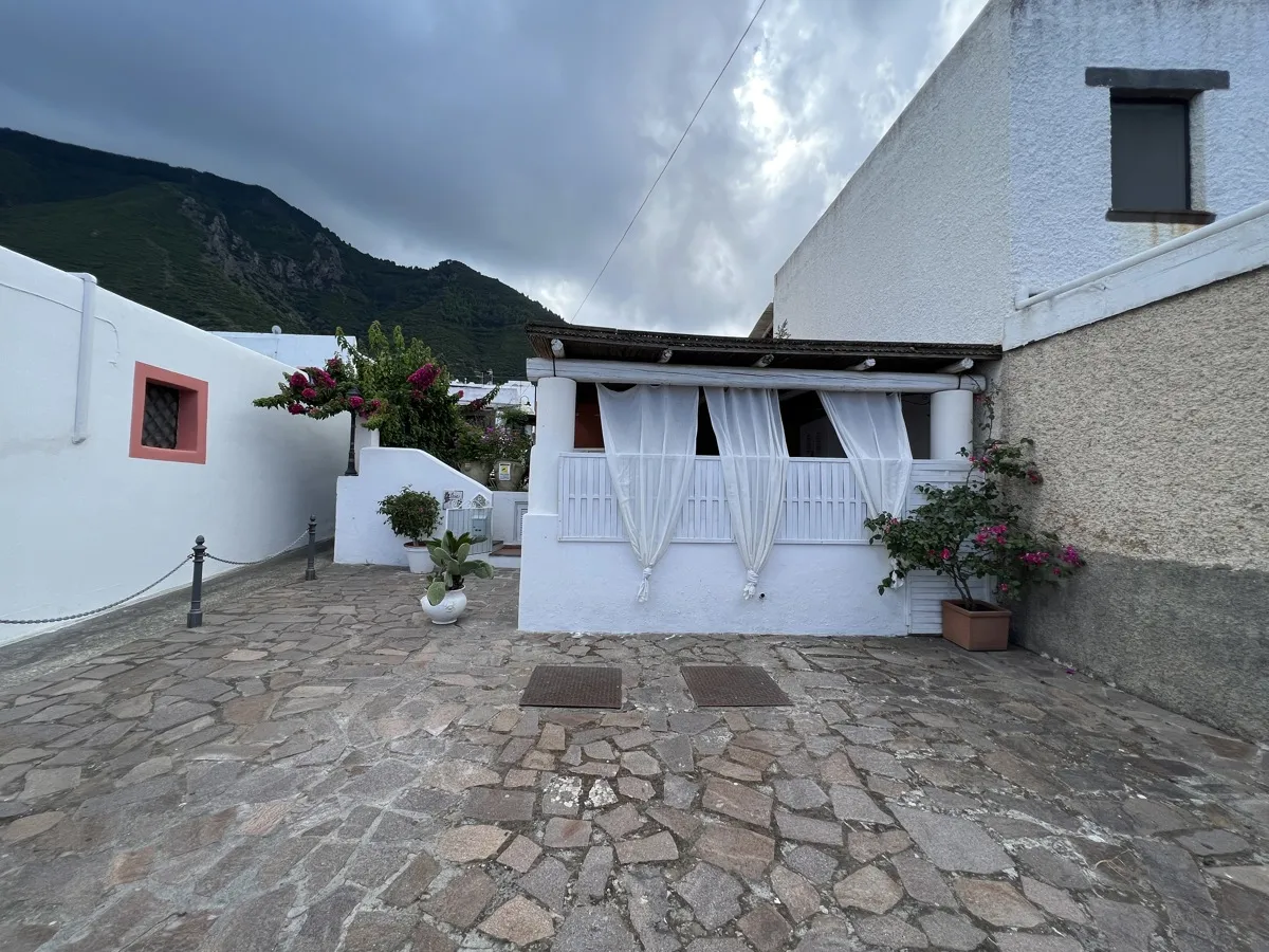 Immagine per Casa Indipendente in vendita a Malfa via Vico Umberto I 2