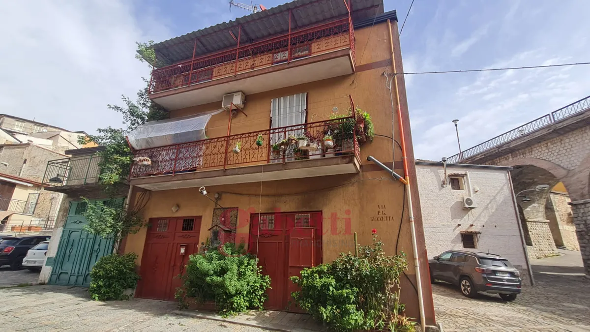 Immagine per Appartamento in vendita a Piana degli Albanesi via Buzzone