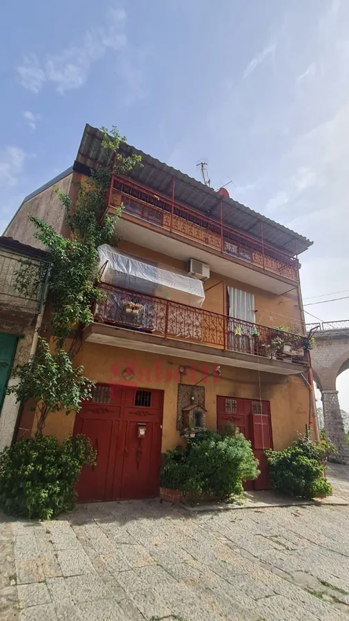 Immagine per Appartamento in vendita a Piana degli Albanesi via Buzzone