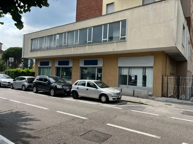 Immagine per Ufficio in vendita a Alzano Lombardo via Roma 31