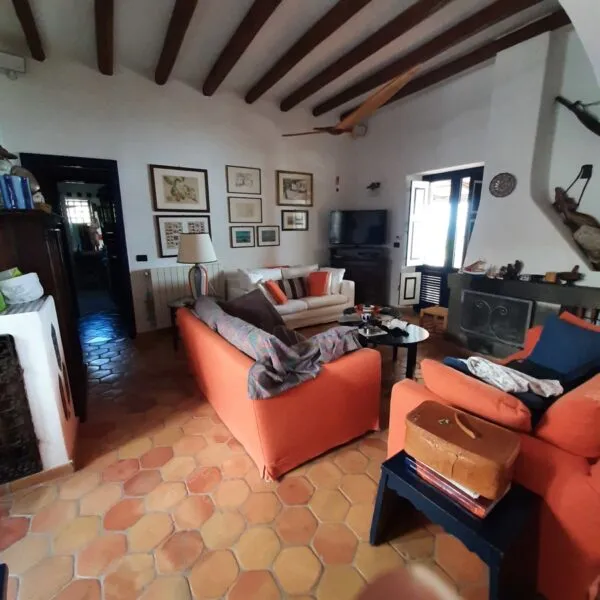 Villa via Rinascente 23, Santa Marina Salina
