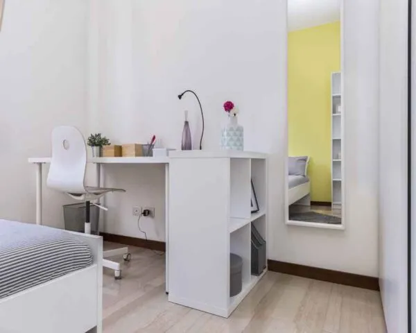 Stanza Milano