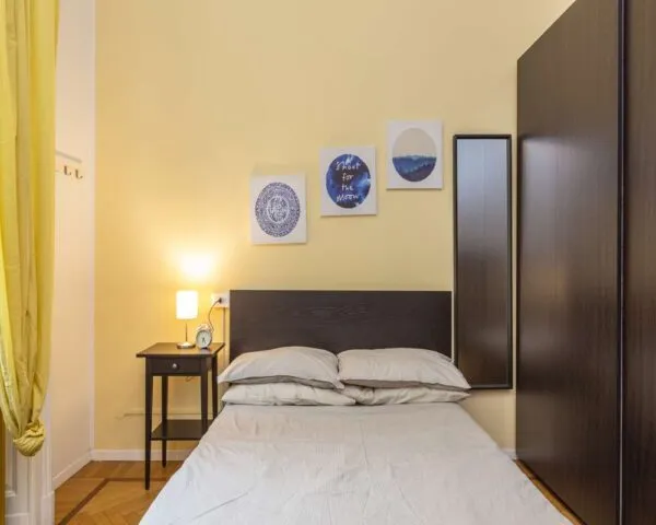 Stanza Milano