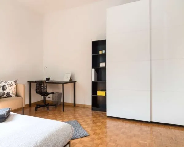 Stanza Milano