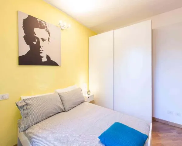 Stanza Milano