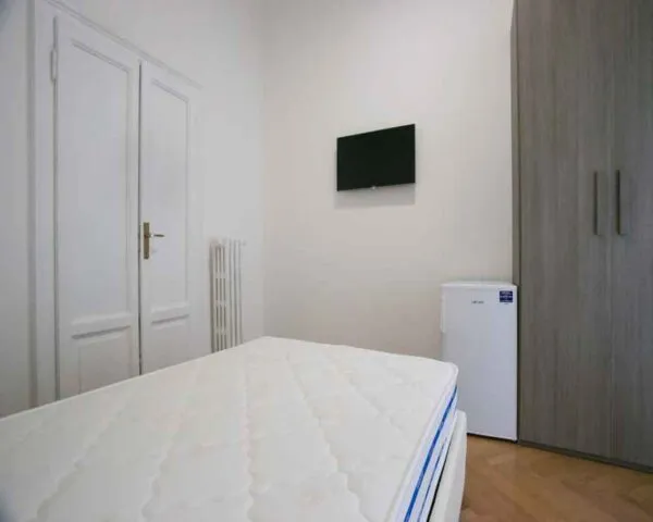 Stanza Milano