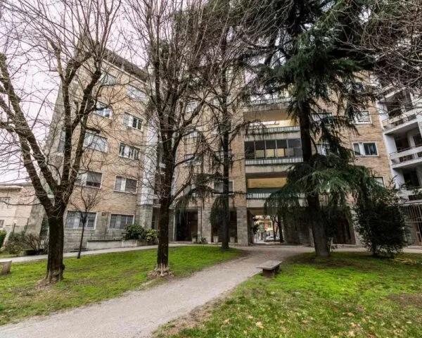 Stanza Milano