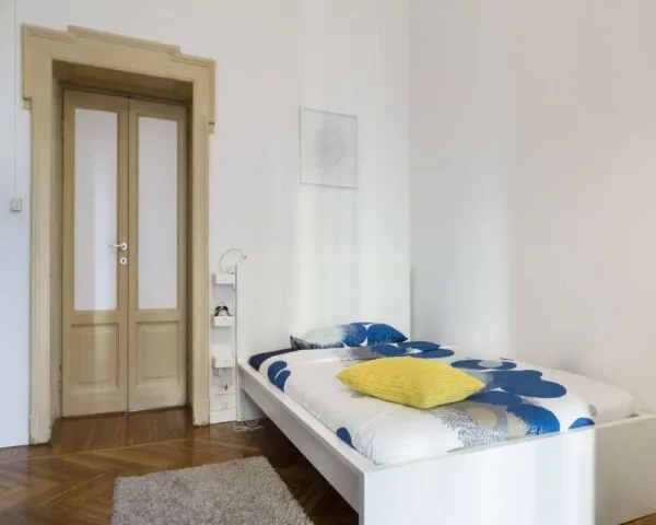 Stanza Milano