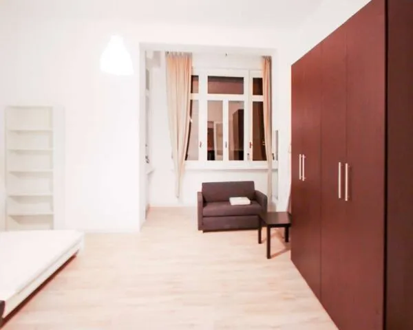 Stanza Milano