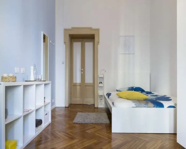 Stanza Milano