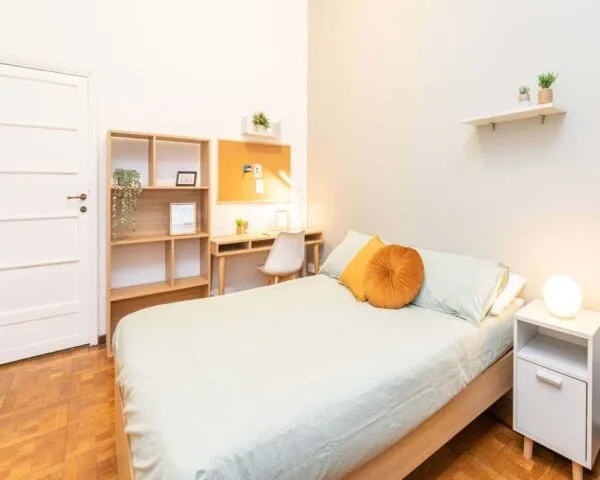 Stanza Milano