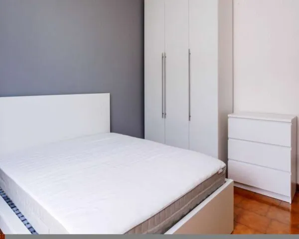 Stanza Milano
