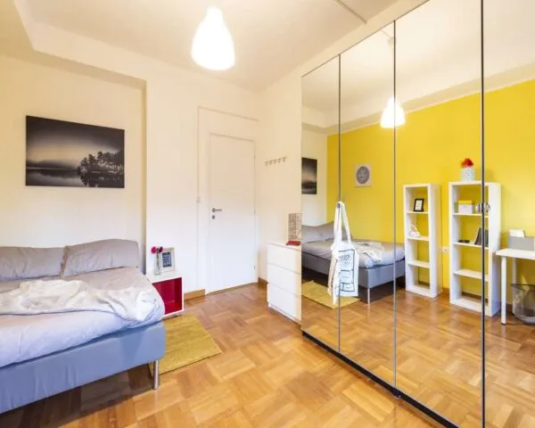 Stanza Milano