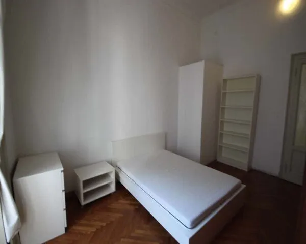 Stanza Milano