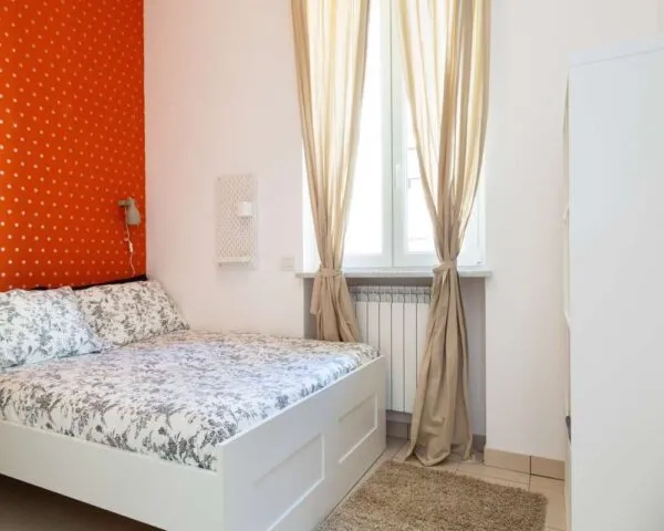 Stanza Milano