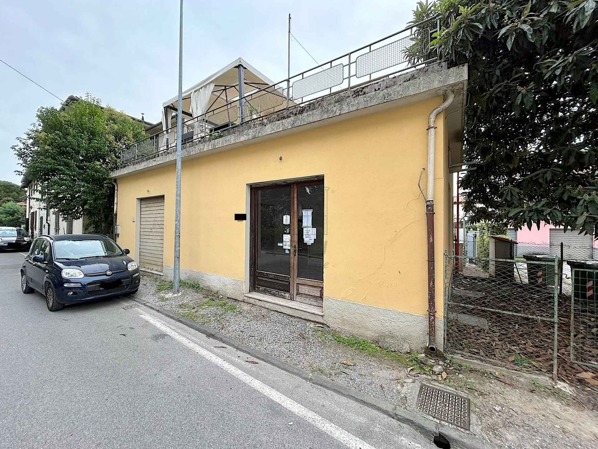 Immagine per Locale commerciale in vendita a Lucca via Antonio Gramsci 13