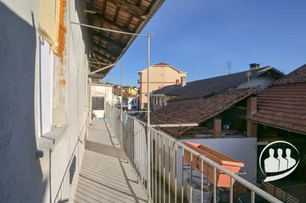 Appartamento via Ottavio Borla, Fiano