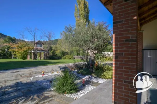 Villa Bifamiliare strada Romana, Caselette