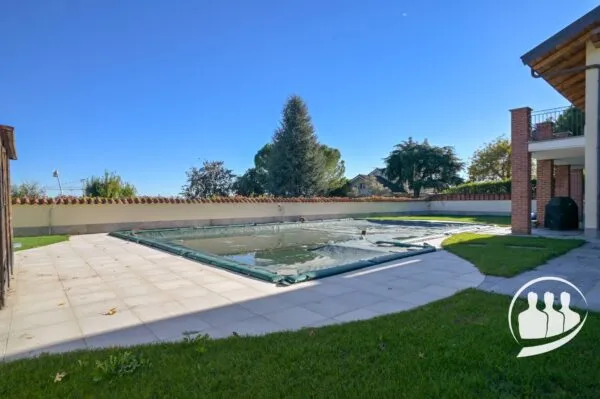 Villa Bifamiliare strada Romana, Caselette