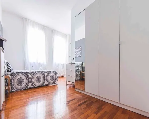 Stanza Milano