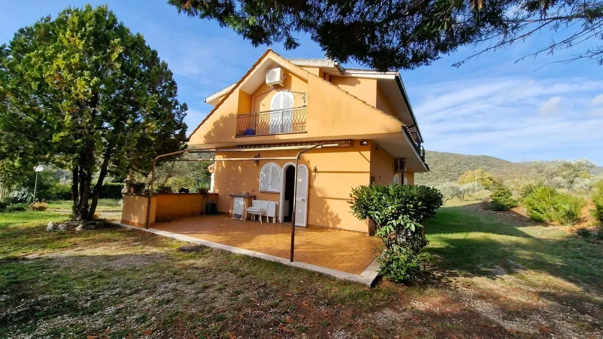 Immagine per Villa bifamiliare in vendita a Lugnano in Teverina via Vocabolo Vallenera snc