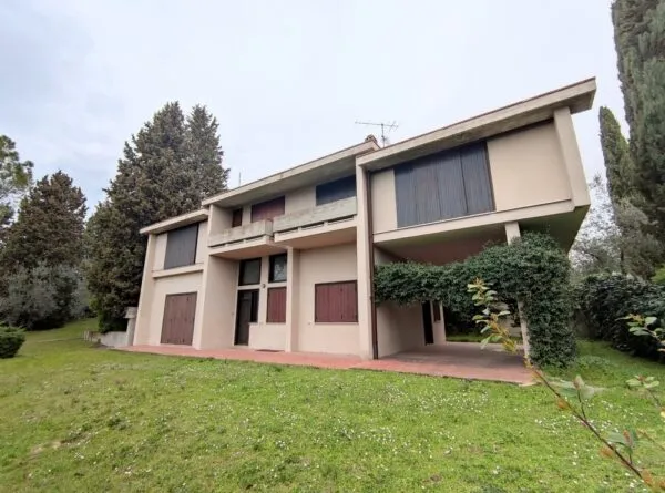 Villa Bifamiliare Terni
