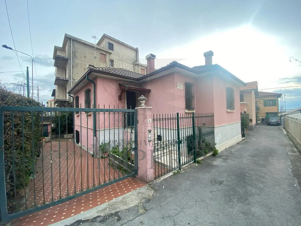 Immagine per Porzione di casa in affitto a Bordighera via Arenella 1