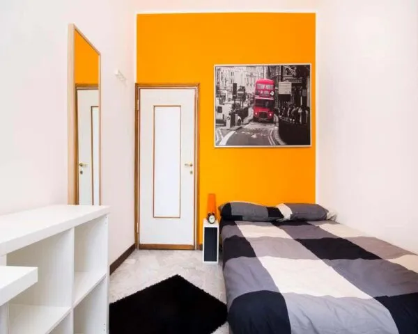 Stanza Milano