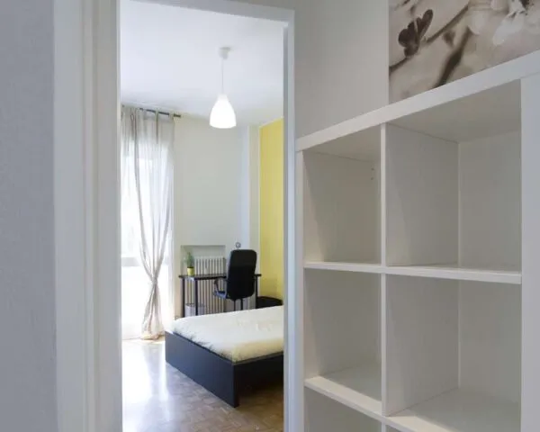 Stanza Milano