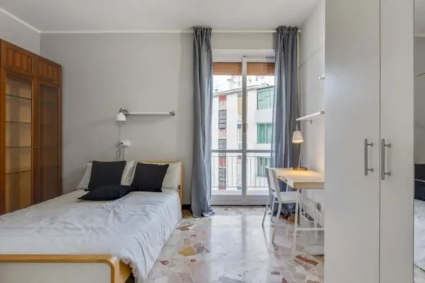 Stanza Milano