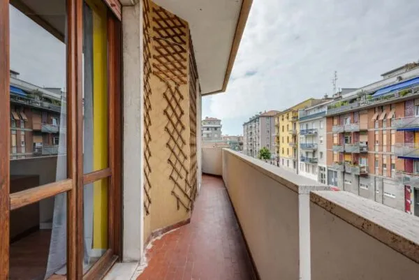 Stanza Milano