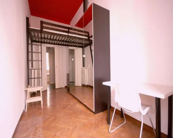 Stanza Milano