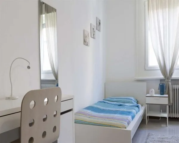 Stanza Milano