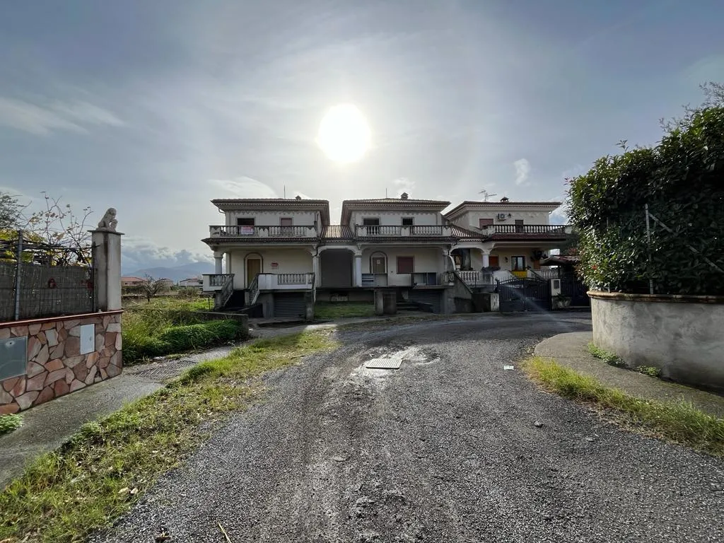 Immagine per Villa trifamiliare in vendita a Scalea via Necco 1