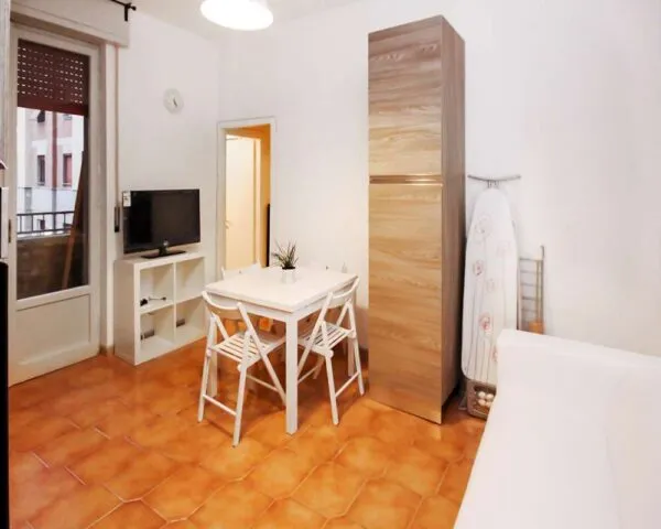 Stanza Milano