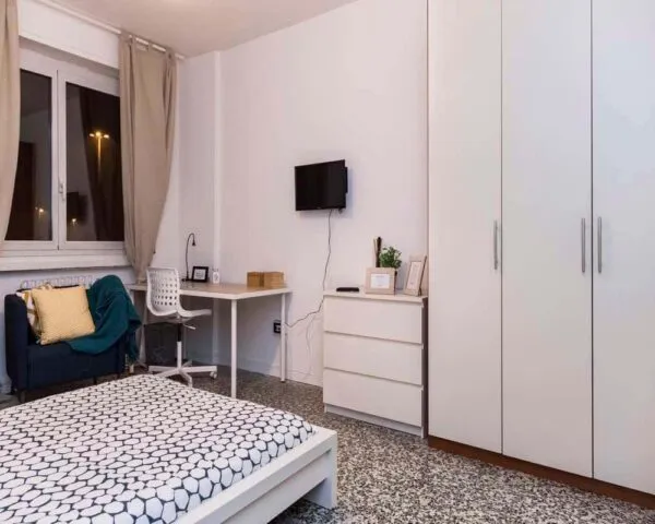 Stanza Milano