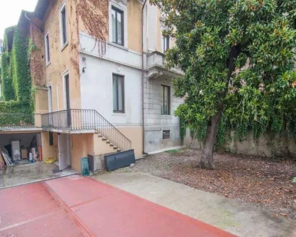 Stanza Milano