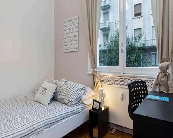 Stanza Milano