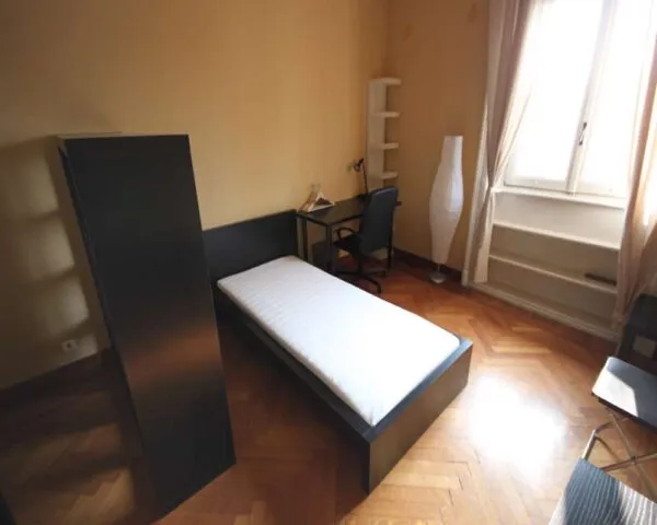 Stanza Milano