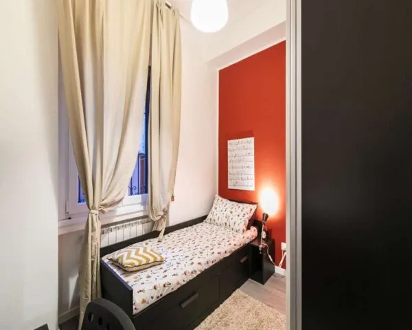 Stanza Milano