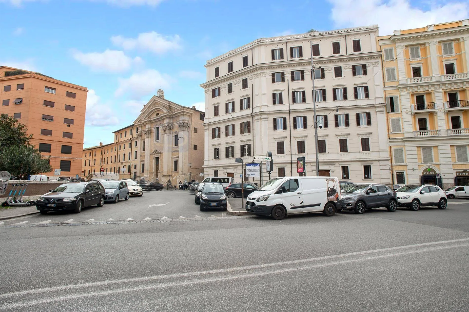 Immagine per Appartamento in vendita a Roma via Cavour