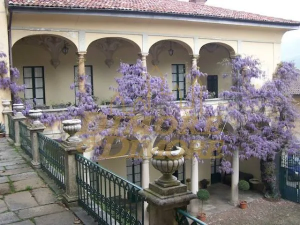 Immagine per Villa in vendita a Varese via Salve Regina 34