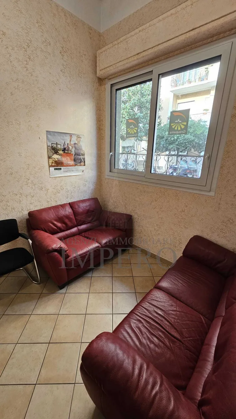 Immagine per Locale commerciale in vendita a Ventimiglia via Vittorio Veneto