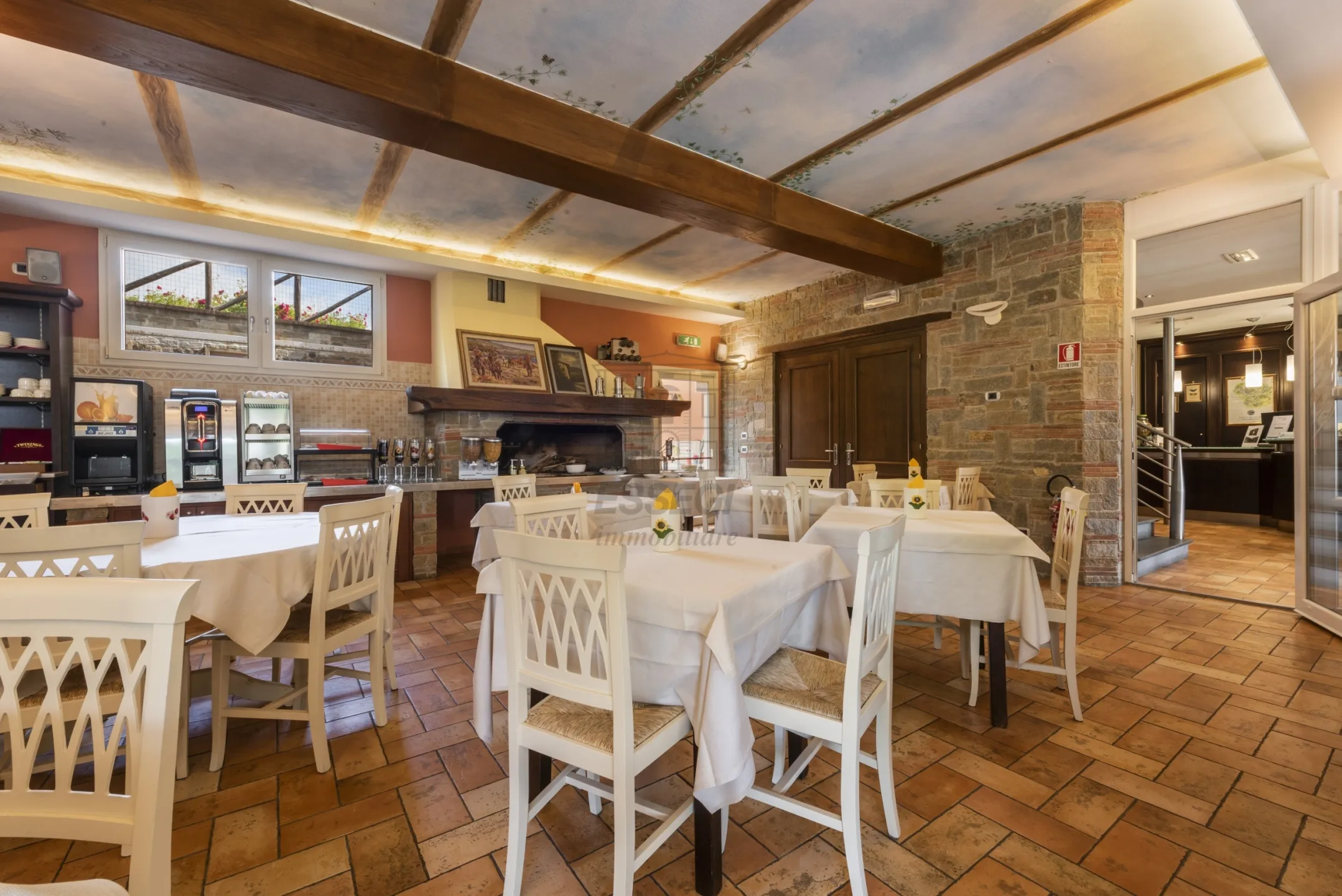 Immagine per Casale in vendita a Lucca via Di Montecarlo 59