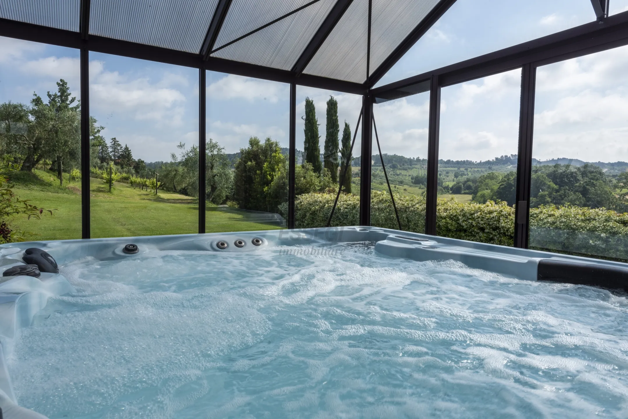 Immagine per Casale in vendita a Lucca via Di Montecarlo 59