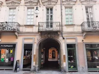 Immagine per Bilocale in Vendita a Torino Via Giuseppe Garibaldi 18